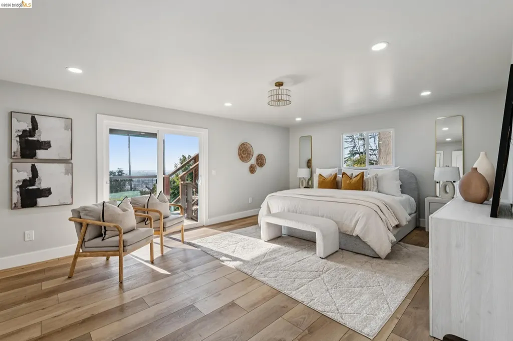 7807 Outlook Avenue Oakland CA 94605