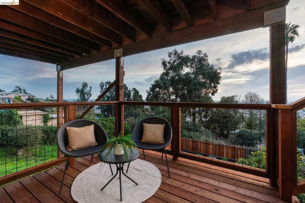 7807 Outlook Avenue Oakland CA 94605