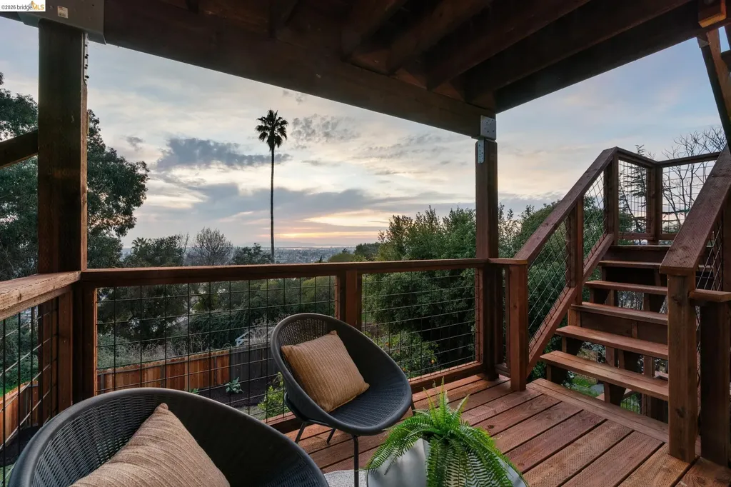 7807 Outlook Avenue Oakland CA 94605