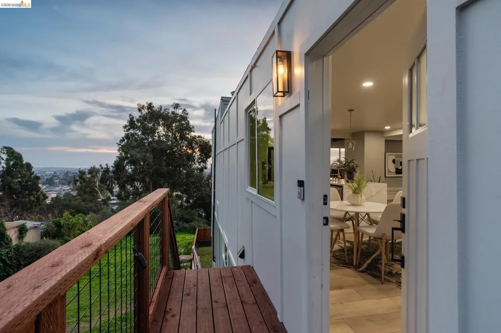 7807 Outlook Avenue Oakland CA 94605