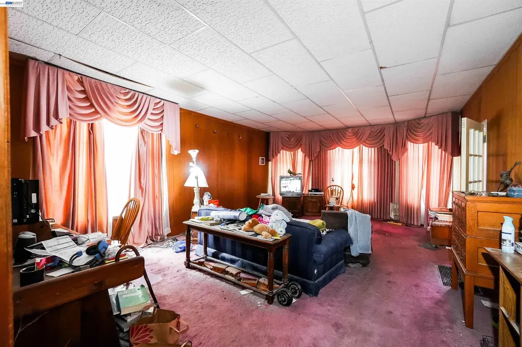 1033 2nd Avenue Crockett CA 94525