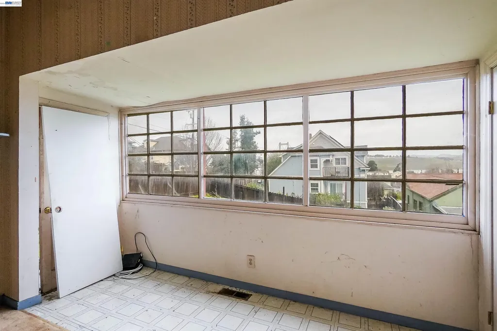 1033 2nd Avenue Crockett CA 94525