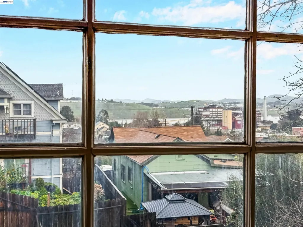 1033 2nd Avenue Crockett CA 94525