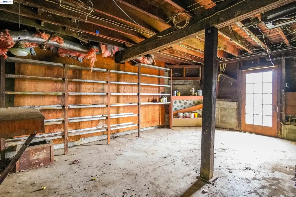 1033 2nd Avenue Crockett CA 94525