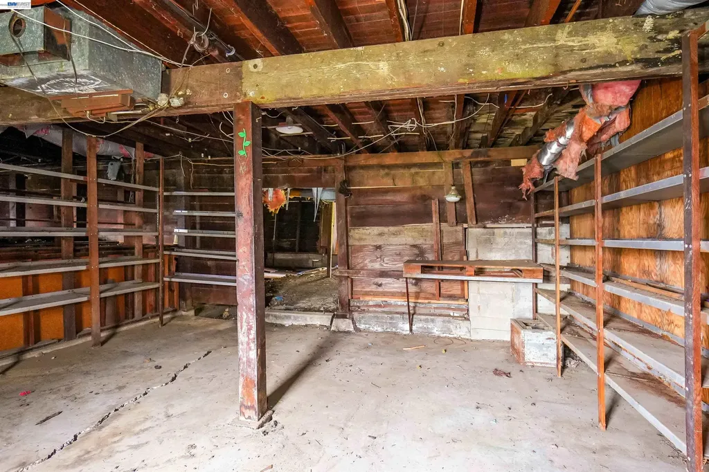 1033 2nd Avenue Crockett CA 94525