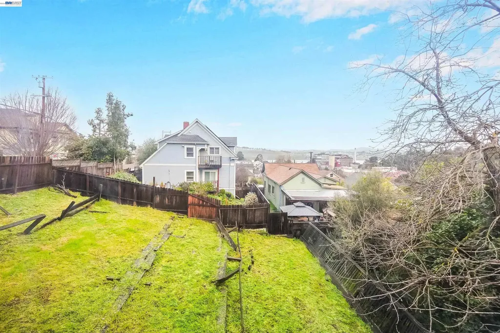 1033 2nd Avenue Crockett CA 94525