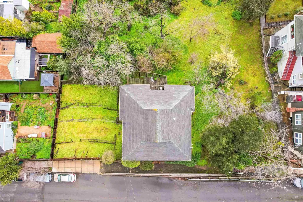 1033 2nd Avenue Crockett CA 94525