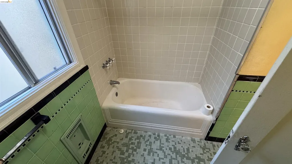 1266 Washington Avenue Albany CA 94706