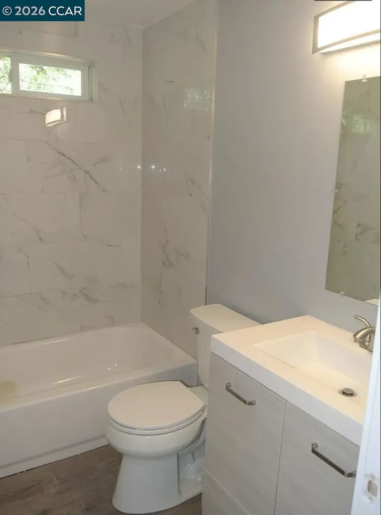 2220 Crest Avenue Martinez CA 94553