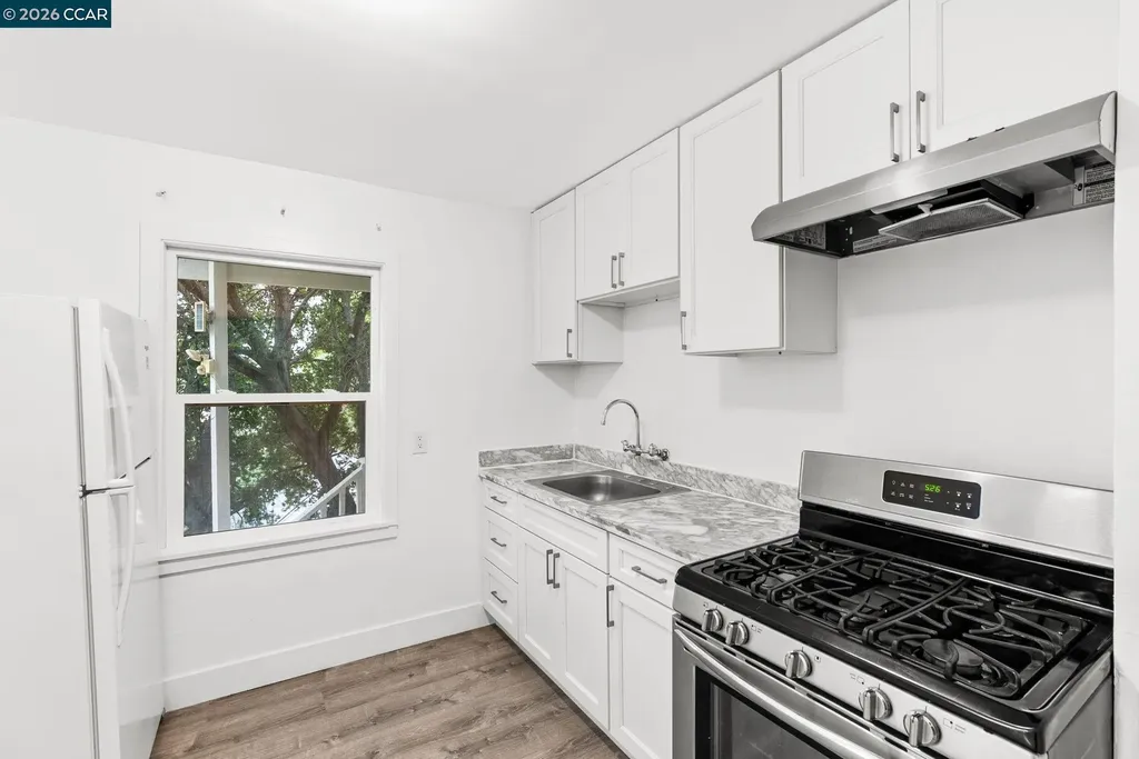 2220 Crest Avenue Martinez CA 94553