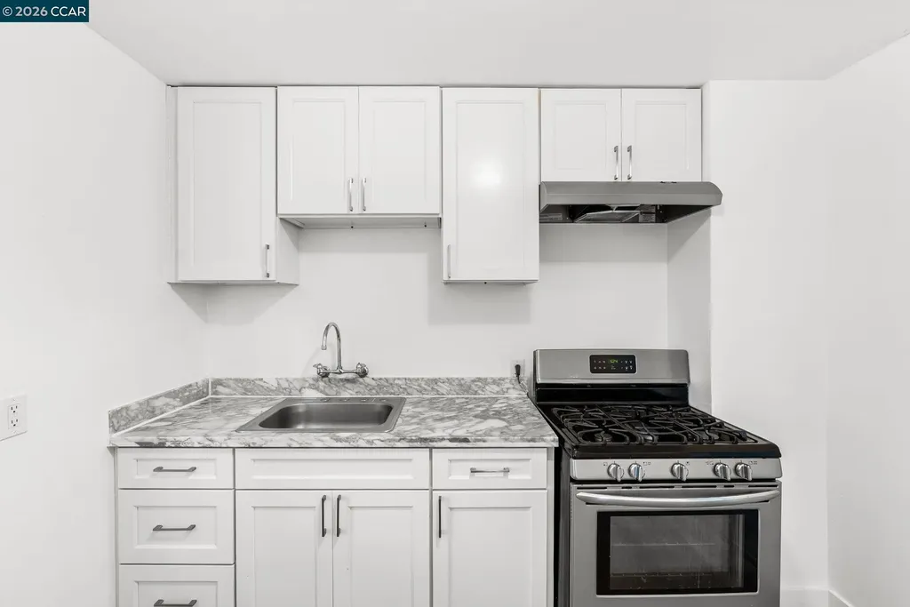 2220 Crest Avenue Martinez CA 94553