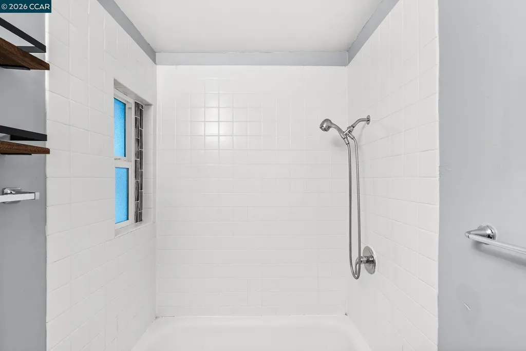 2220 Crest Avenue Martinez CA 94553
