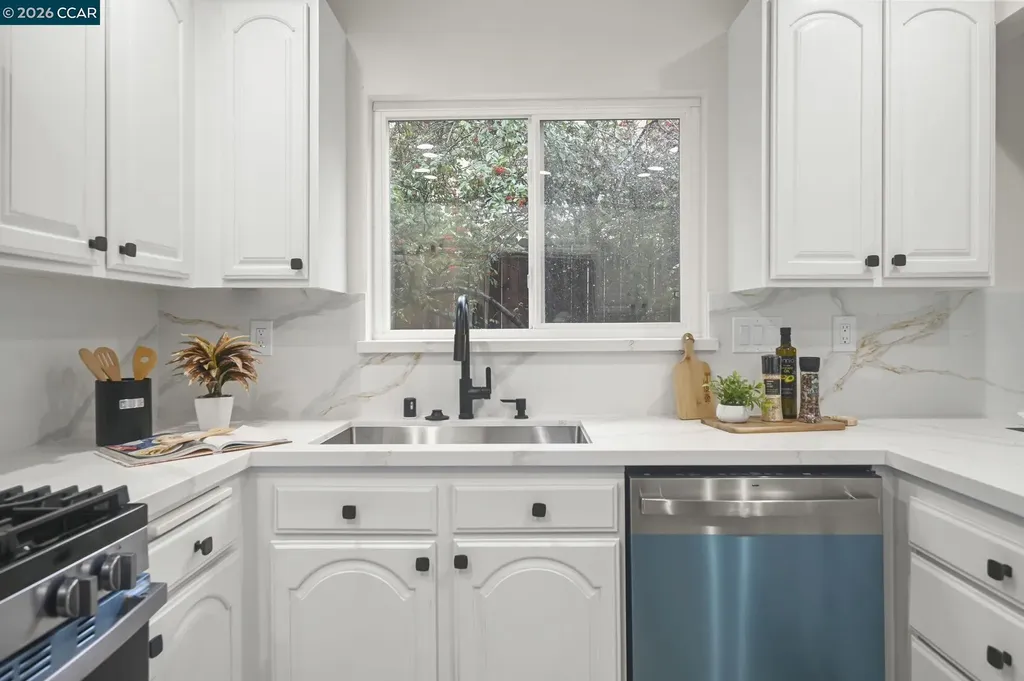 222 Donegal Way Martinez CA 94553