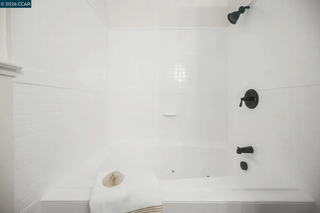 222 Donegal Way Martinez CA 94553