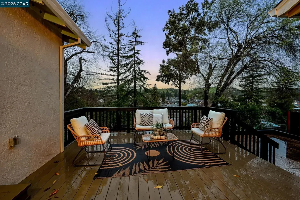 222 Donegal Way Martinez CA 94553