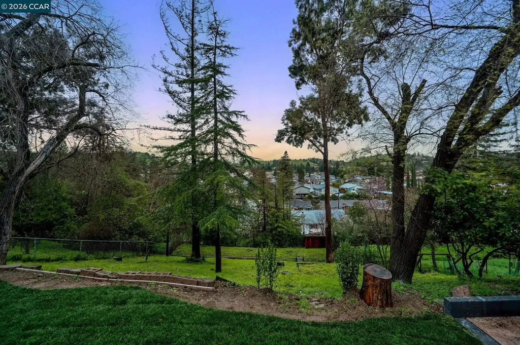 222 Donegal Way Martinez CA 94553