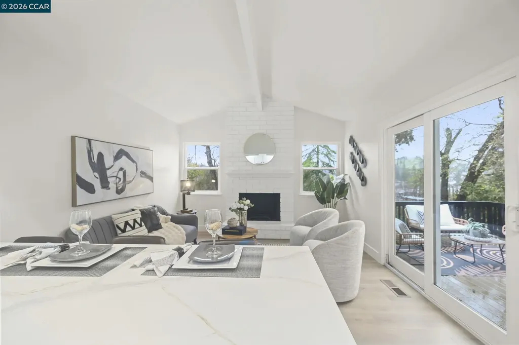 222 Donegal Way Martinez CA 94553