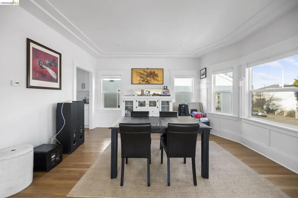 4045 Manila Avenue Oakland CA 94609