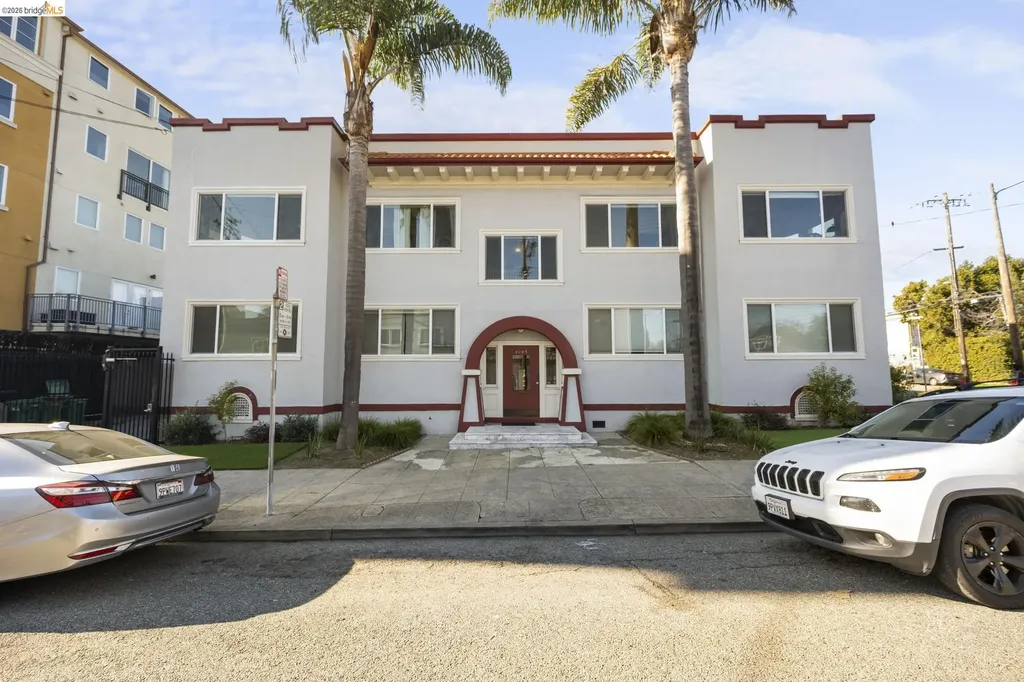 4045 Manila Avenue Oakland CA 94609