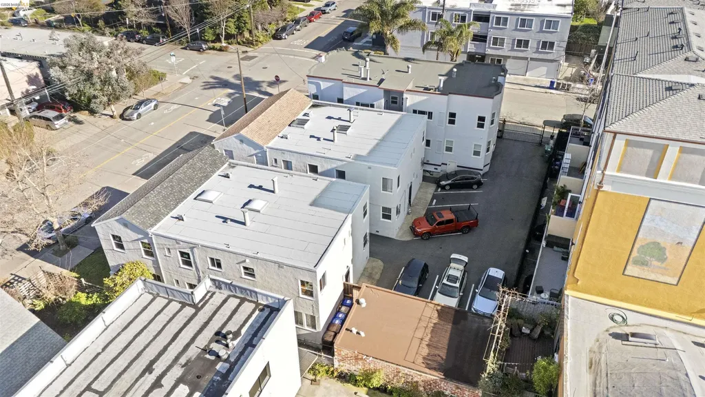 4045 Manila Avenue Oakland CA 94609
