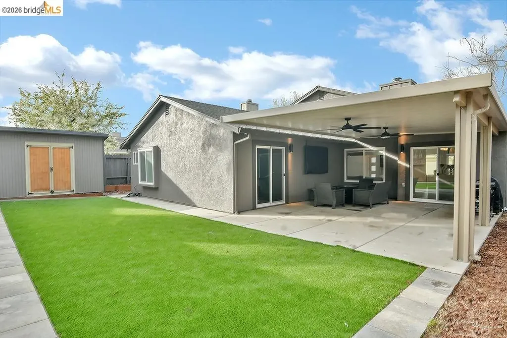 215 Spindrift Oakley CA 94561