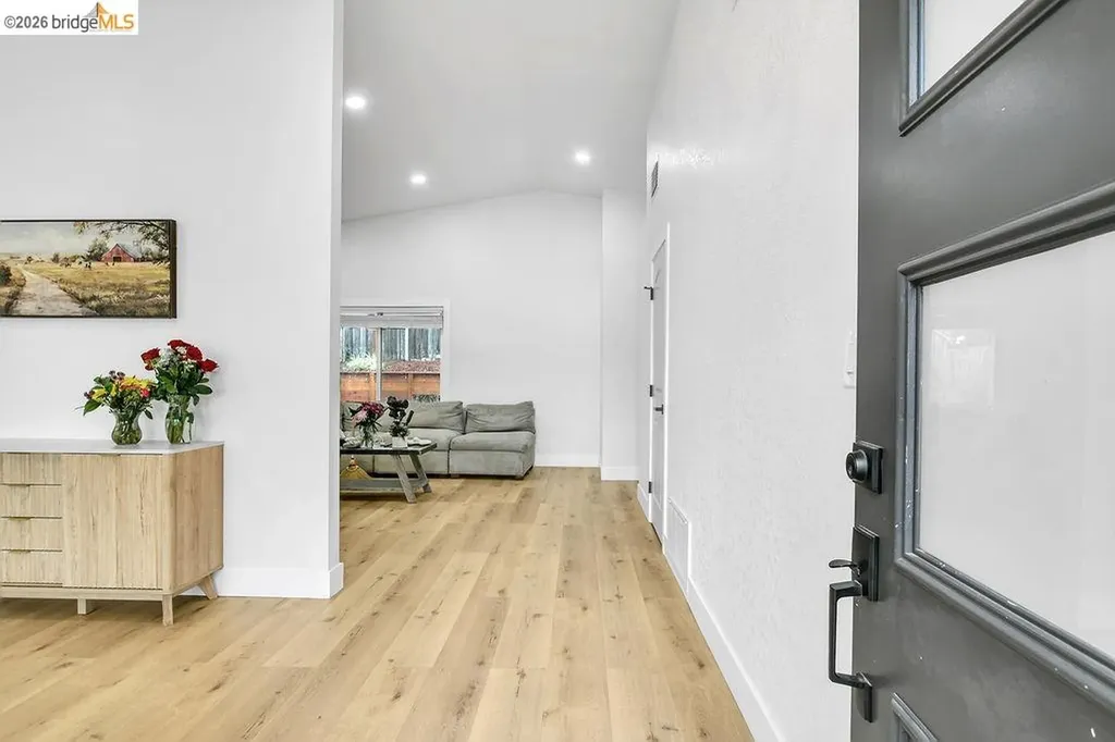 215 Spindrift Oakley CA 94561