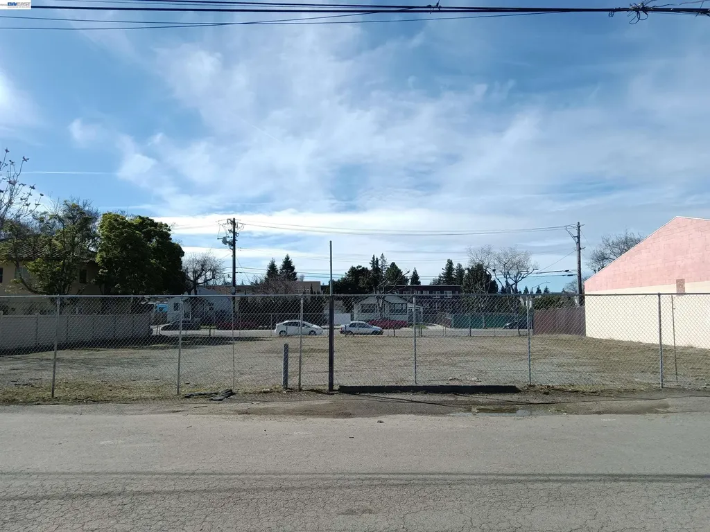 22836 Watkins Street Hayward CA 94541