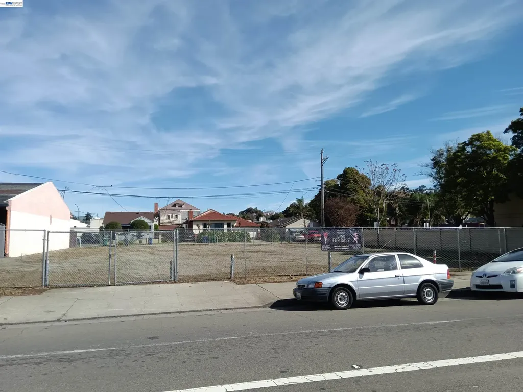 22836 Watkins Street Hayward CA 94541