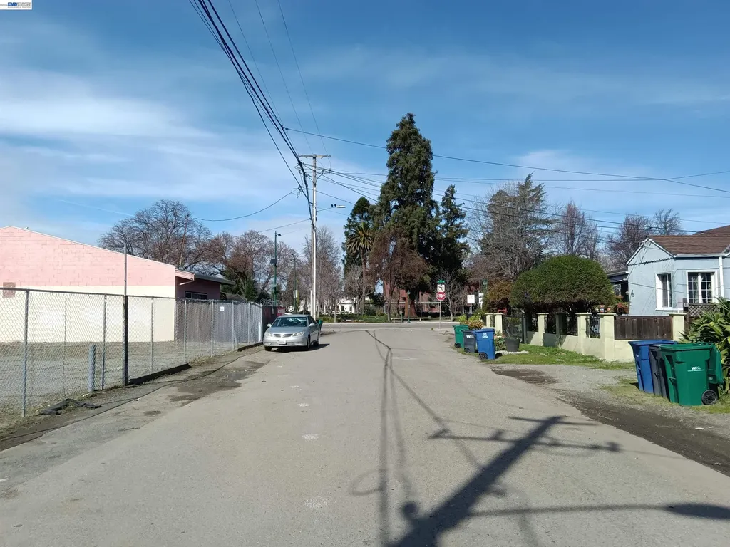 22836 Watkins Street Hayward CA 94541