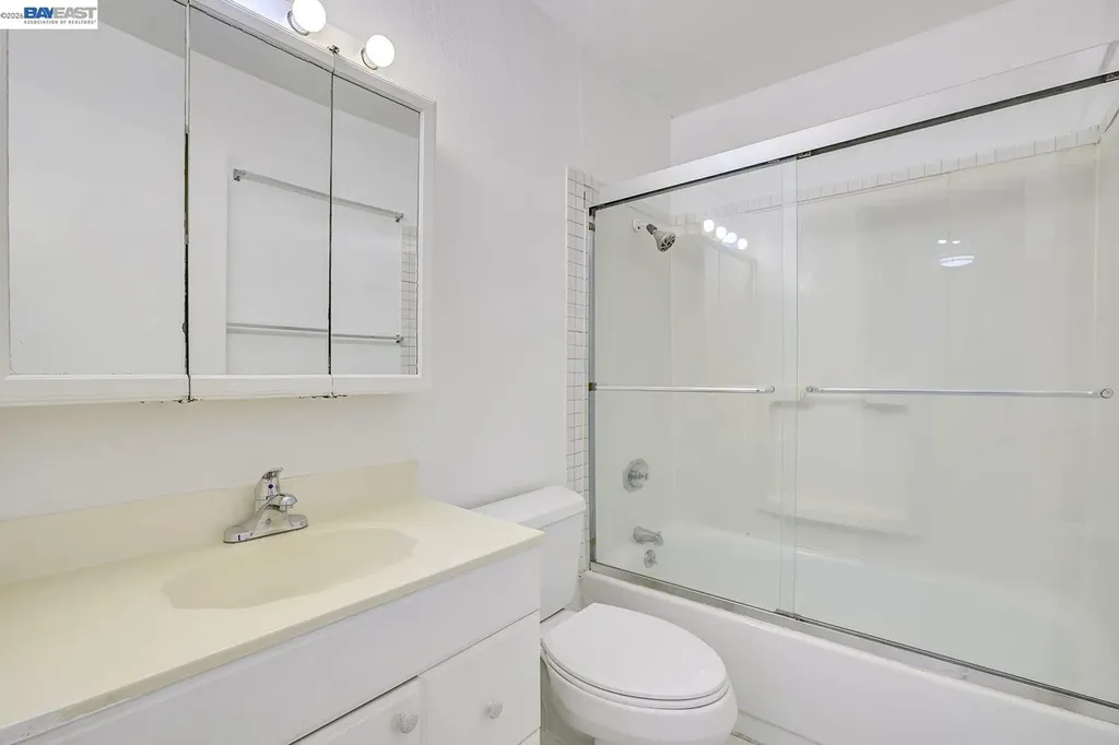 29300 Dixon Street Hayward CA 94544