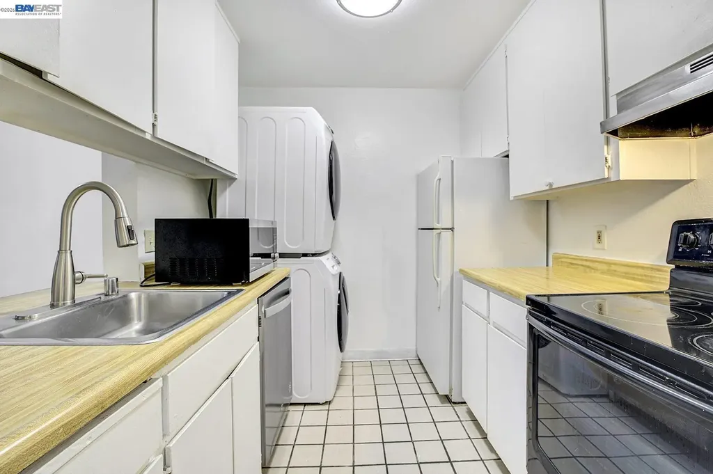 29300 Dixon Street Hayward CA 94544