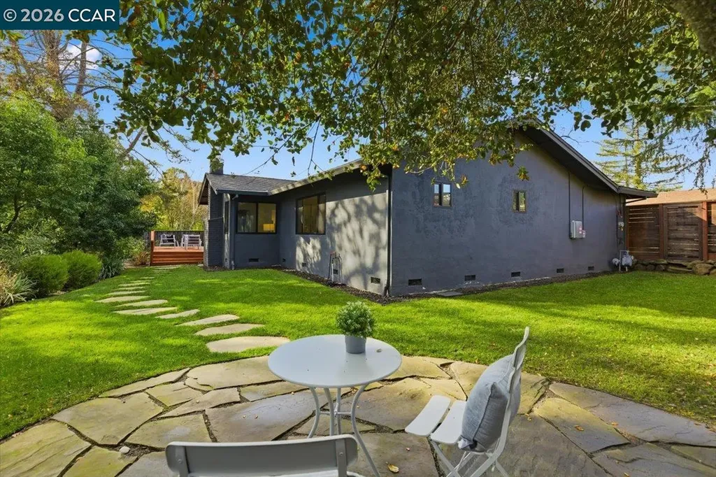 6 Sparrow Court Moraga CA 94556