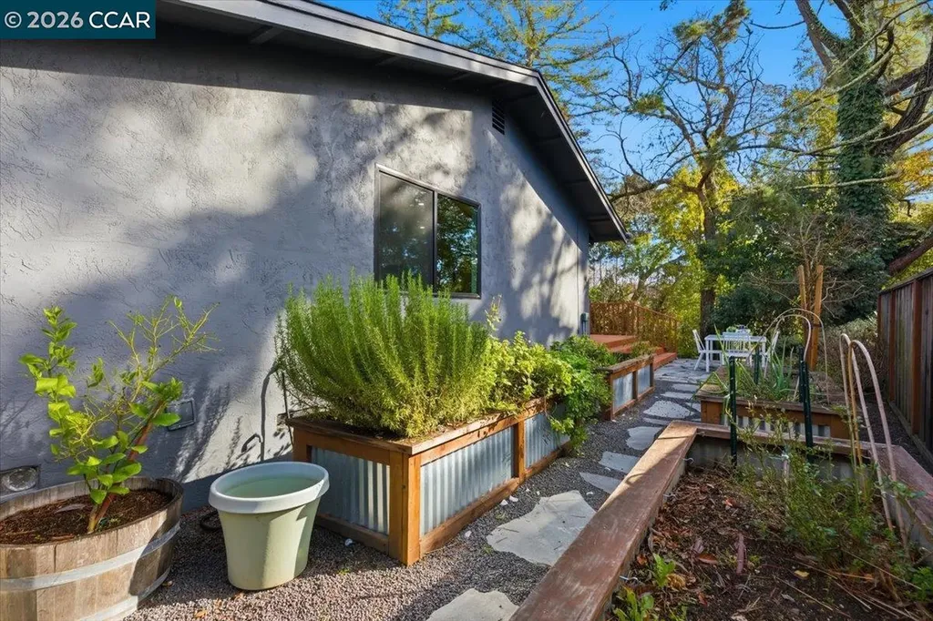 6 Sparrow Court Moraga CA 94556