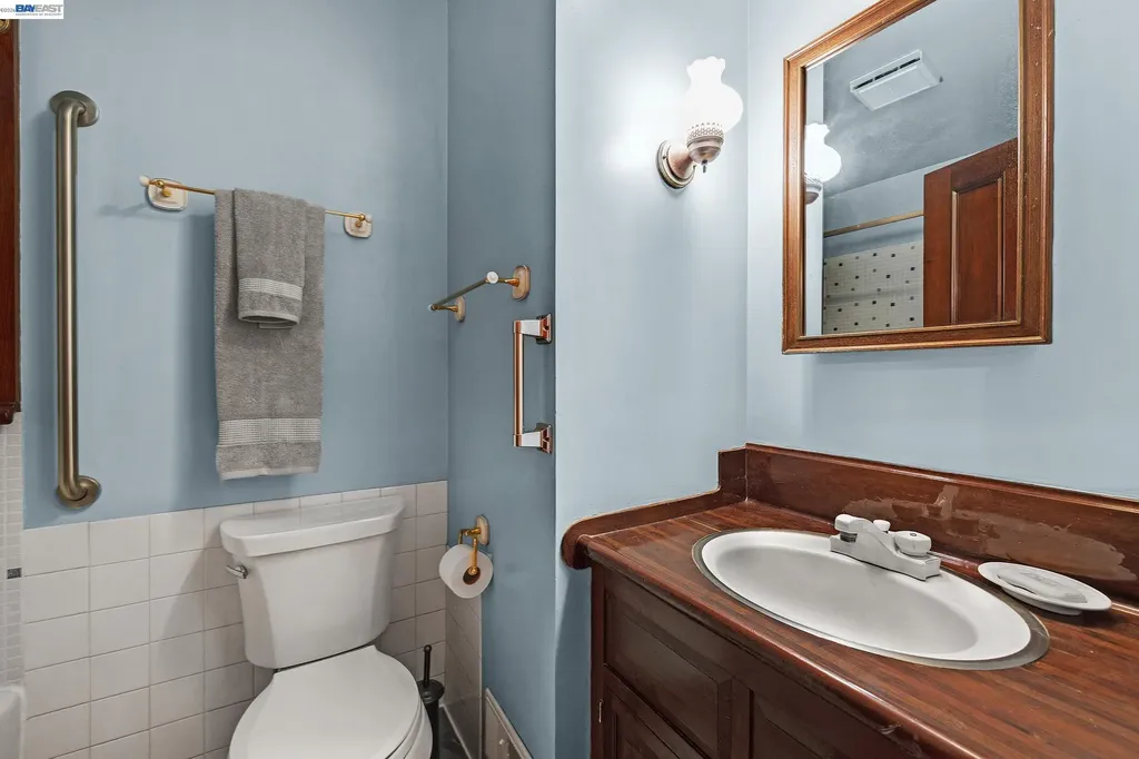 2211 College Avenue Livermore CA 94550