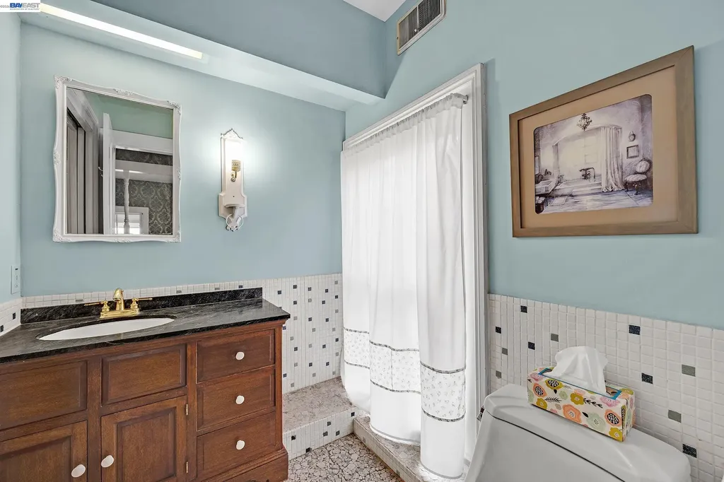 2211 College Avenue Livermore CA 94550