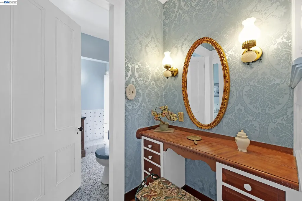 2211 College Avenue Livermore CA 94550