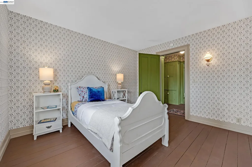 2211 College Avenue Livermore CA 94550