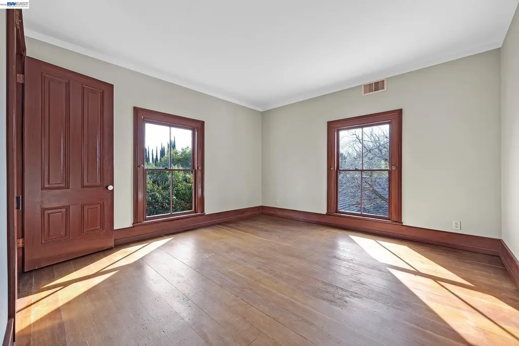 2211 College Avenue Livermore CA 94550