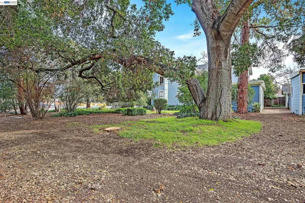 2211 College Avenue Livermore CA 94550