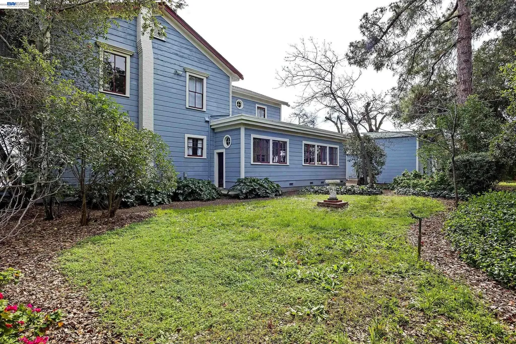 2211 College Avenue Livermore CA 94550