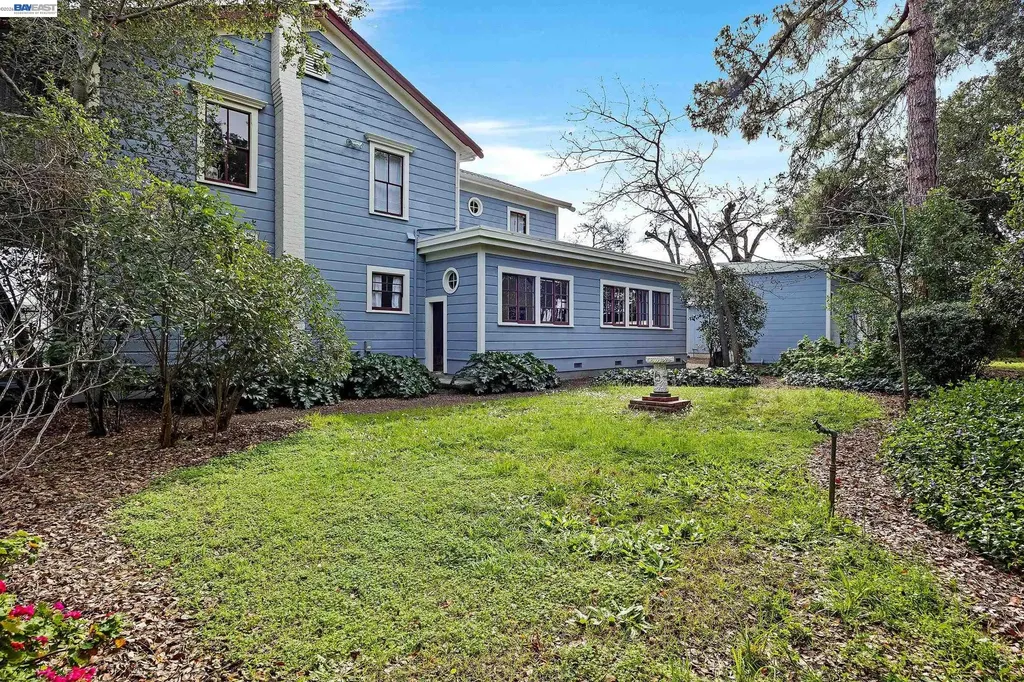 2211 College Avenue Livermore CA 94550