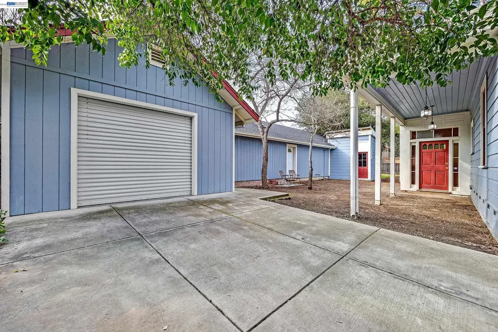 2211 College Avenue Livermore CA 94550