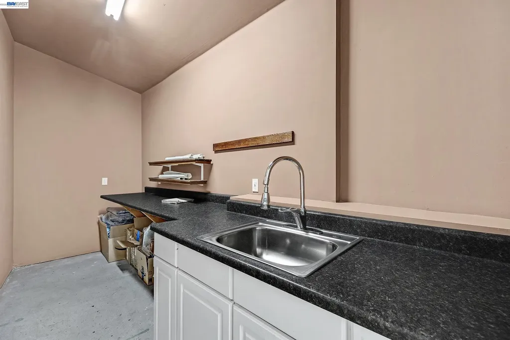 2211 College Avenue Livermore CA 94550