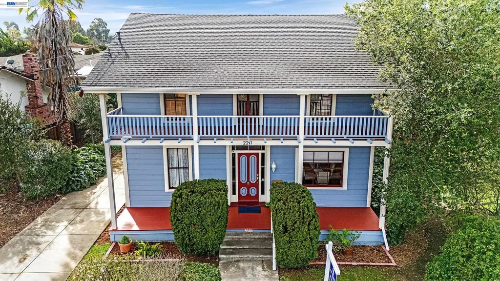 2211 College Avenue Livermore CA 94550