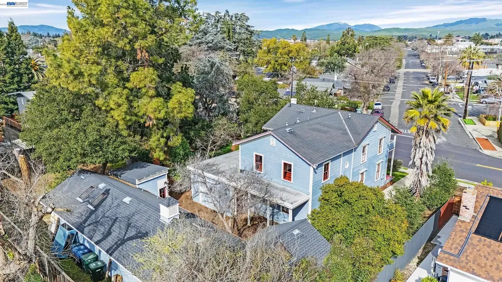 2211 College Avenue Livermore CA 94550