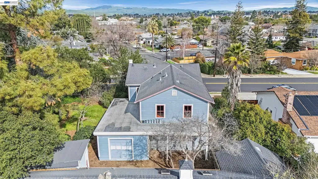 2211 College Avenue Livermore CA 94550