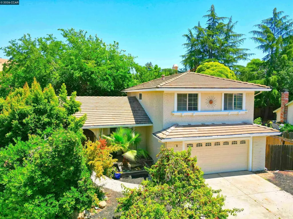 15 El Portal Court Clayton CA 94517