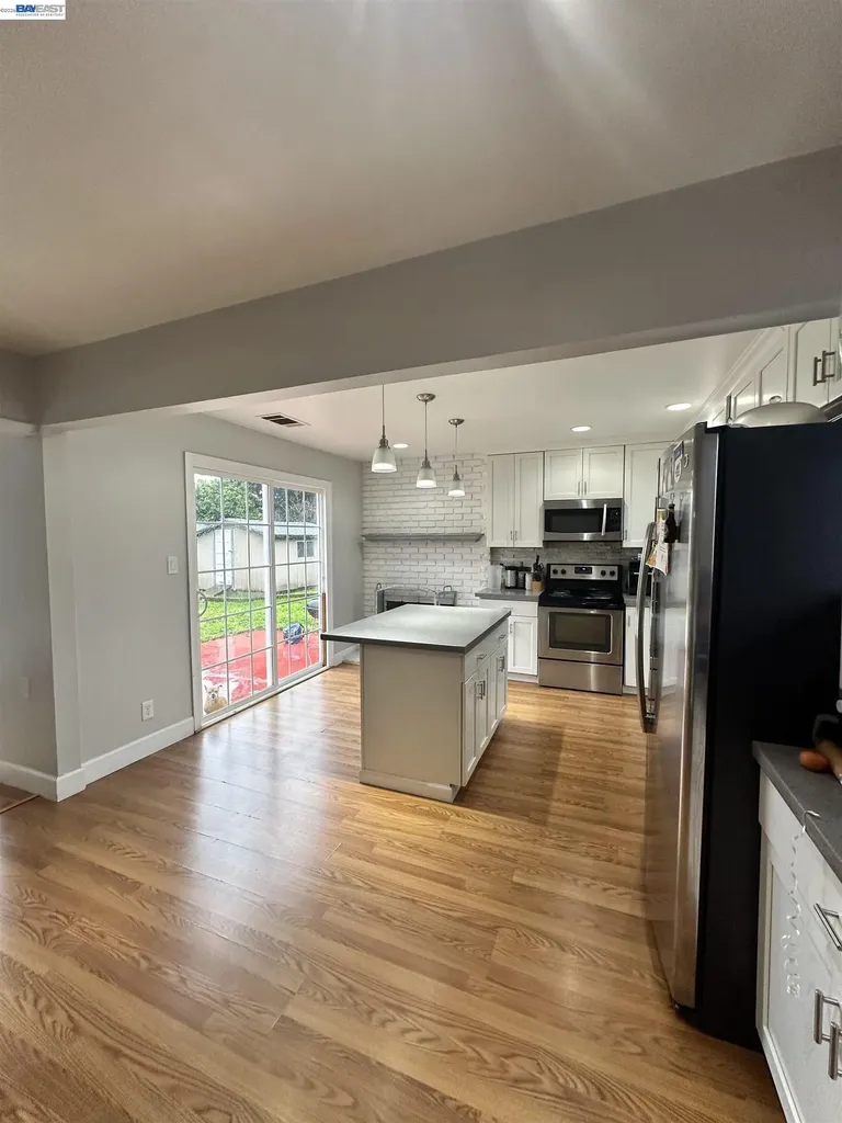 26847 Gaither Way Hayward CA 94544