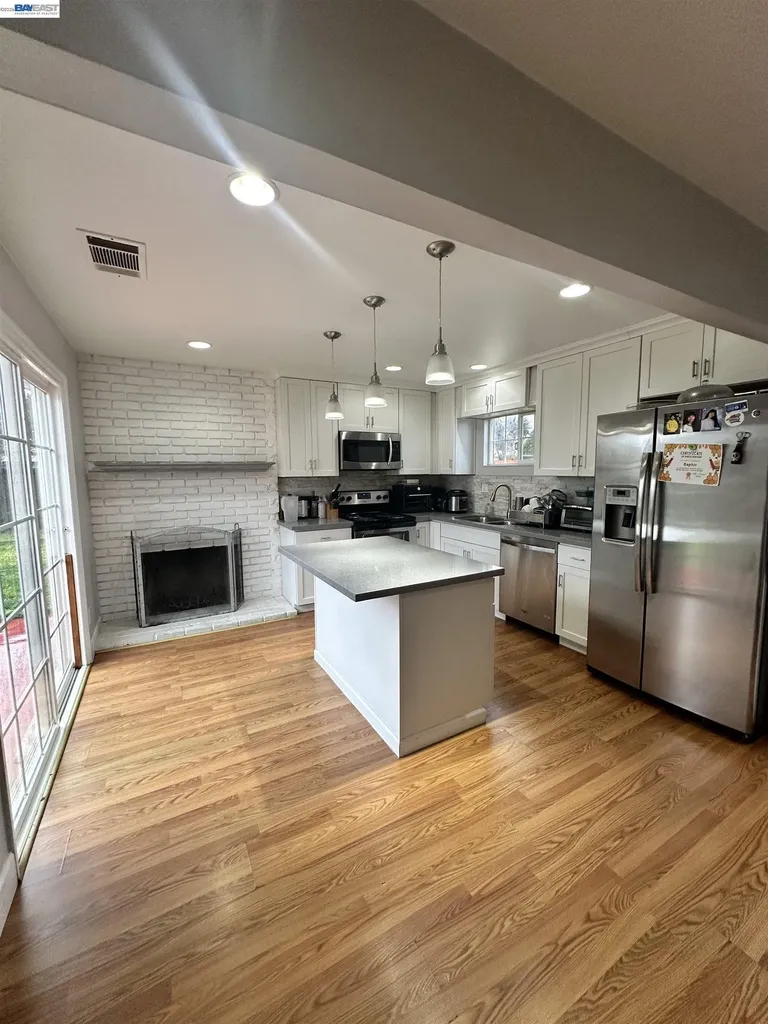 26847 Gaither Way Hayward CA 94544