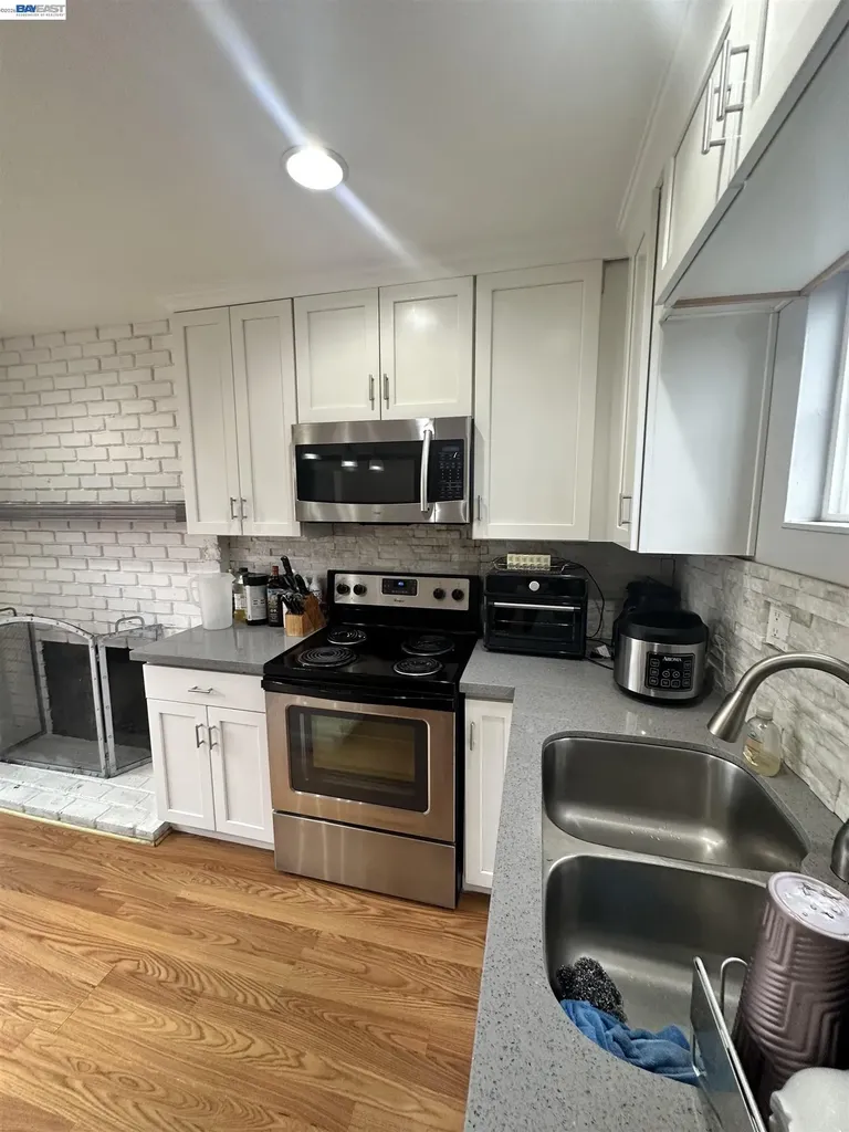 26847 Gaither Way Hayward CA 94544